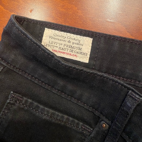 Levi’s 721 Black High Rise Skinny Women’s Jean in 28 Waist and 30 Length - Picture 2 of 9